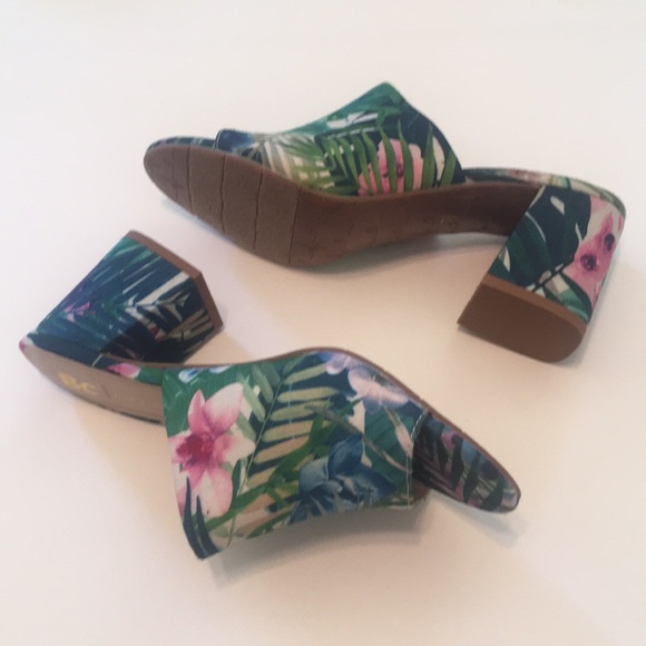 BC Born in California tropical block heel sandal - Picture 2 of 8